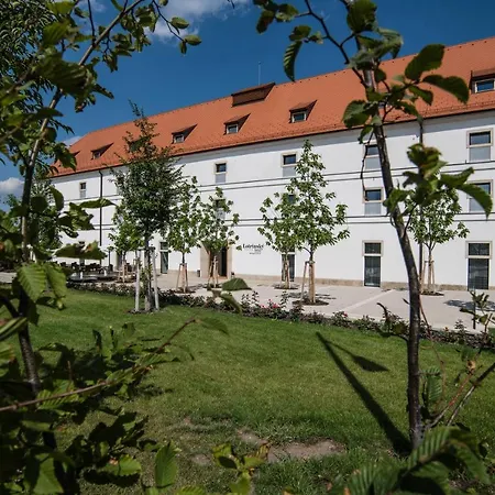 Otel Lotrinsky Velké Pavlovice